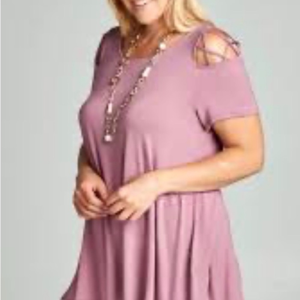 Plus Size Mauve Cold-Shoulder Swing Top